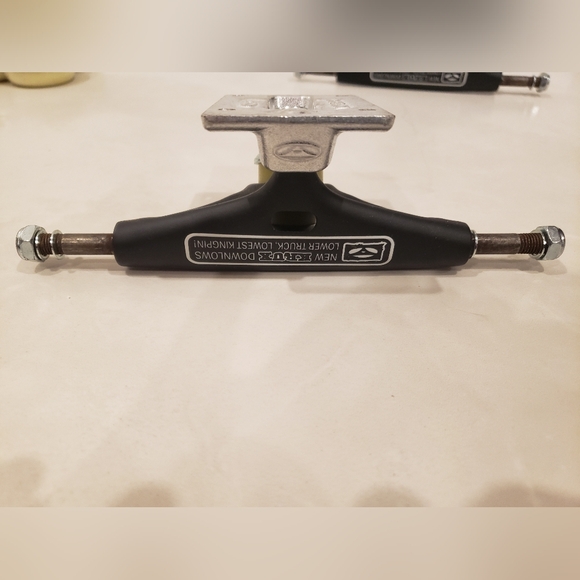 2 Krux Skateboard Trucks, Bones Reds Bearings, 4 Sidecuts Wheels - Picture 5 of 11